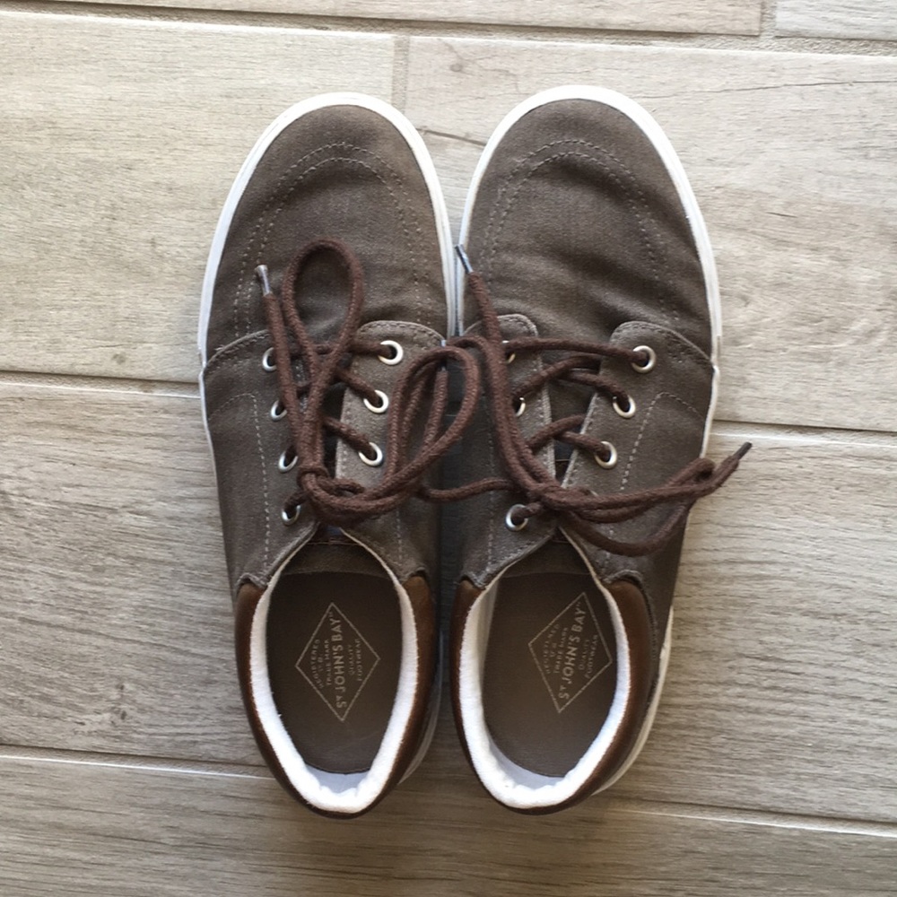 SJB men’s deck shoes